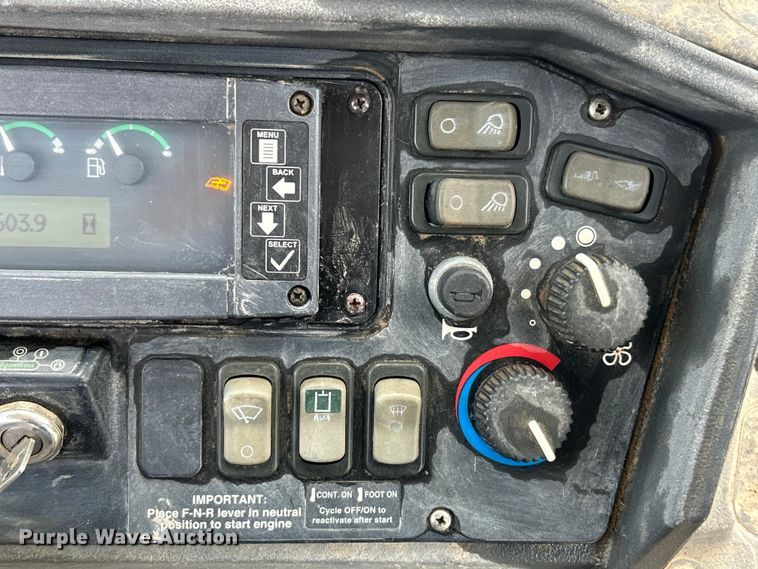 image for item EK3018 2005 John Deere  710G backhoe