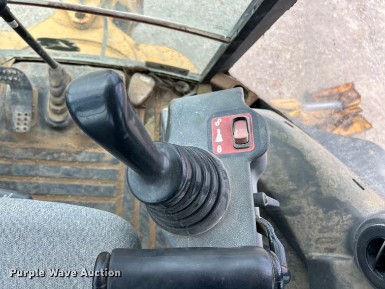 image for item EK3018 2005 John Deere  710G backhoe