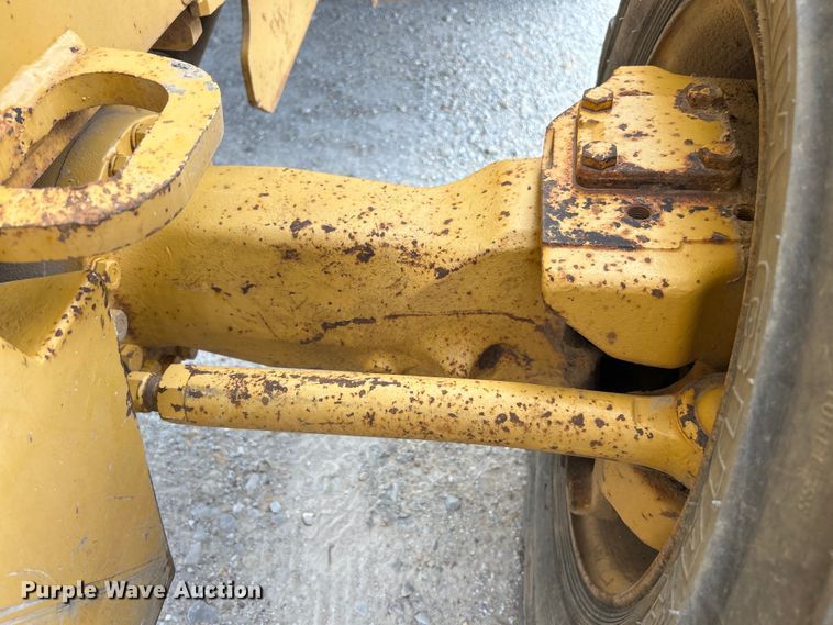 image for item EK3018 2005 John Deere  710G backhoe