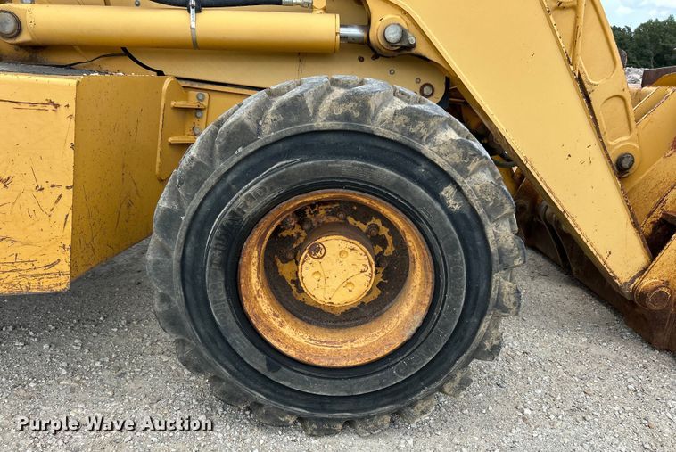 image for item EK3018 2005 John Deere  710G backhoe