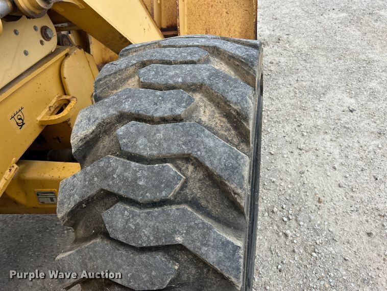 image for item EK3018 2005 John Deere  710G backhoe