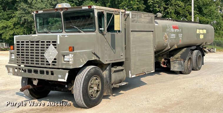 image for item EK5002 1990 Oshkosh water truck