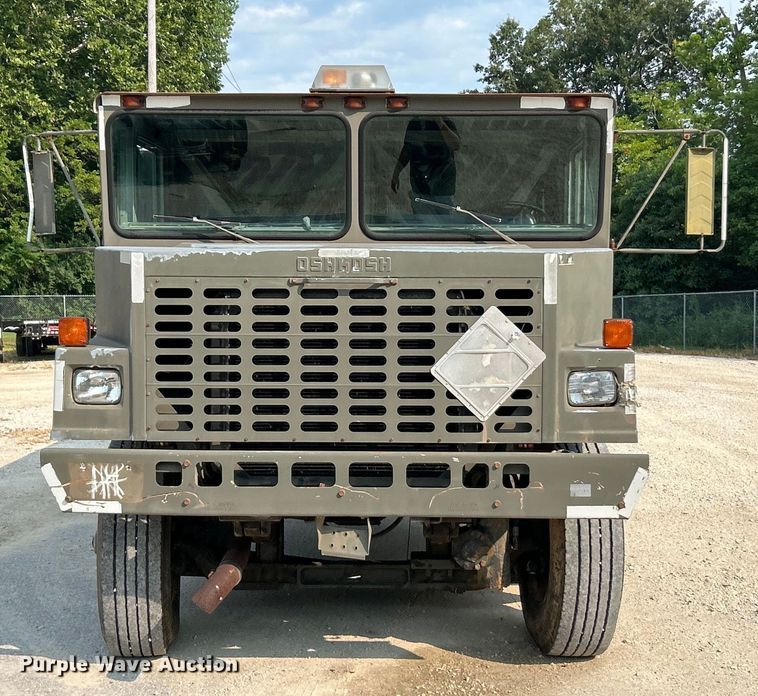 image for item EK5002 1990 Oshkosh water truck