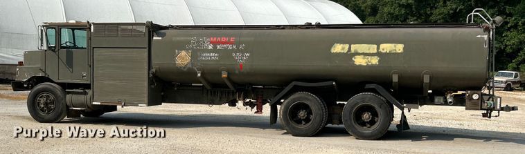 image for item EK5002 1990 Oshkosh water truck