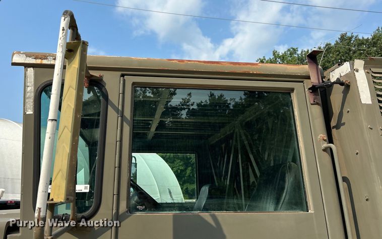 image for item EK5002 1990 Oshkosh water truck