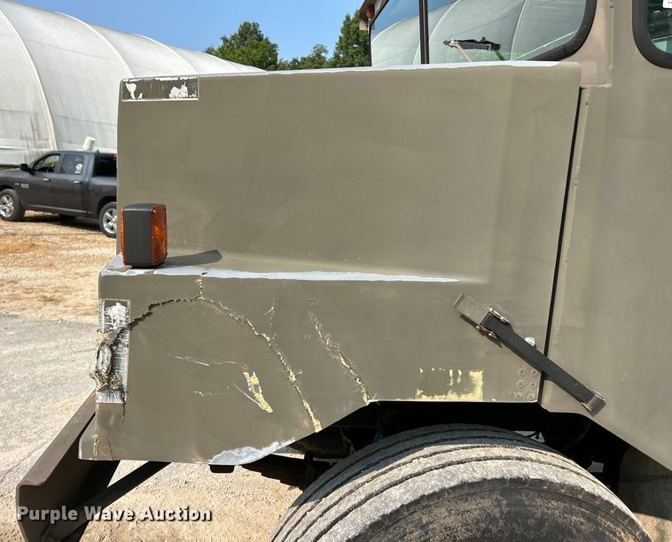 image for item EK5002 1990 Oshkosh water truck