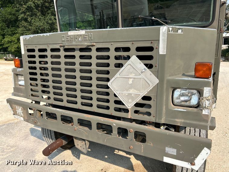 image for item EK5002 1990 Oshkosh water truck