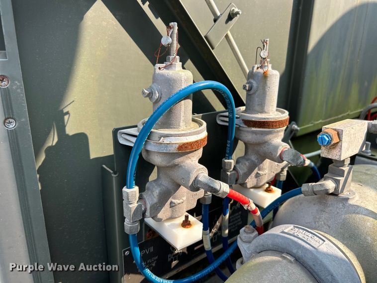 image for item EK5002 1990 Oshkosh water truck