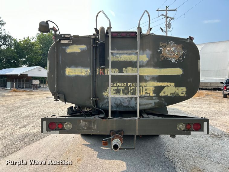 image for item EK5002 1990 Oshkosh water truck