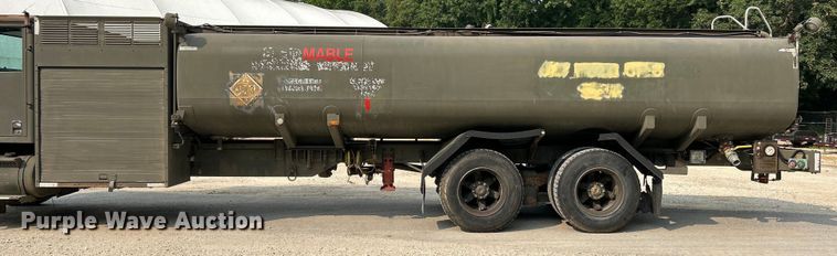 image for item EK5002 1990 Oshkosh water truck