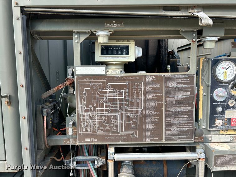 image for item EK5002 1990 Oshkosh water truck