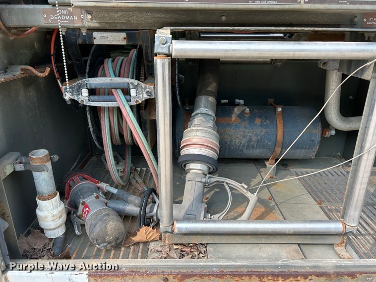 image for item EK5002 1990 Oshkosh water truck