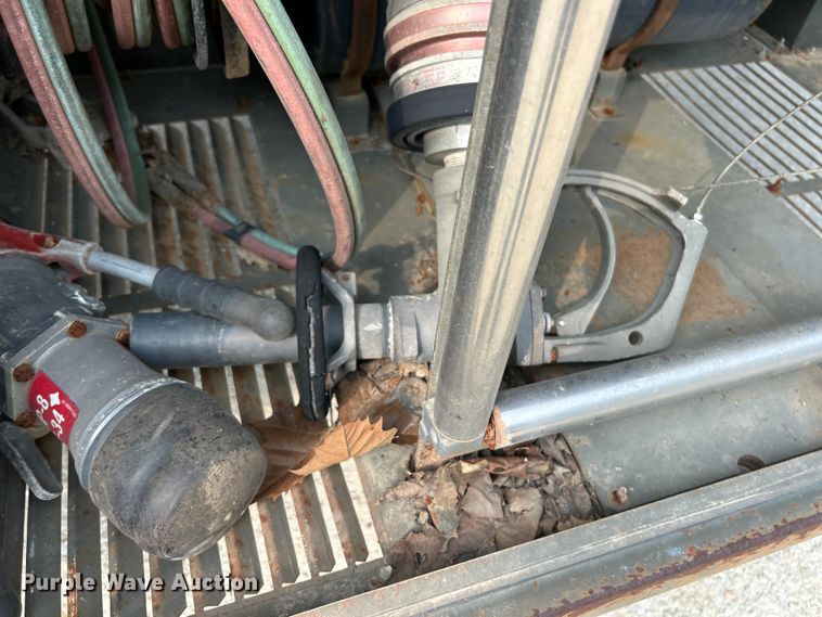 image for item EK5002 1990 Oshkosh water truck