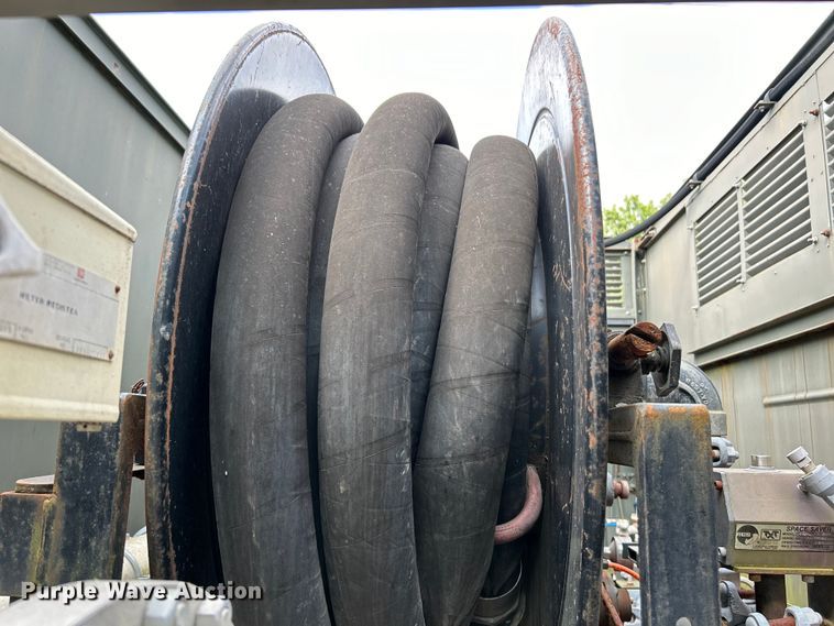 image for item EK5002 1990 Oshkosh water truck