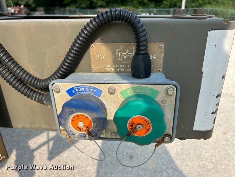 image for item EK5002 1990 Oshkosh water truck