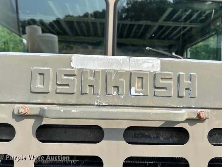 image for item EK5002 1990 Oshkosh water truck