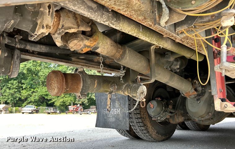 image for item EK5002 1990 Oshkosh water truck