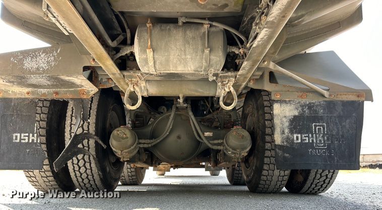 image for item EK5002 1990 Oshkosh water truck