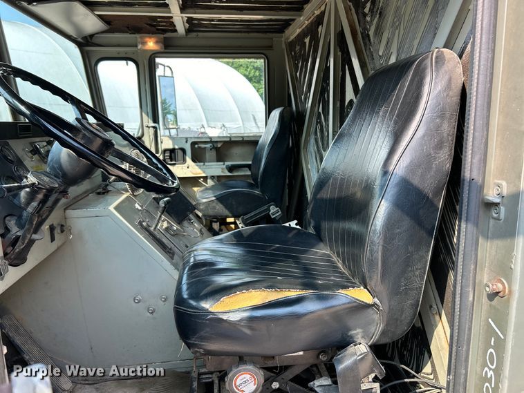 image for item EK5002 1990 Oshkosh water truck