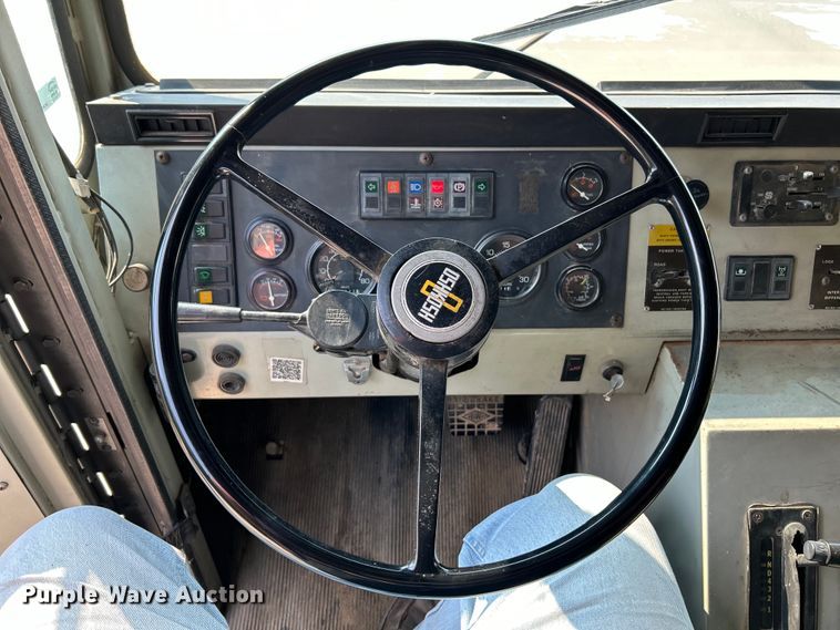 image for item EK5002 1990 Oshkosh water truck