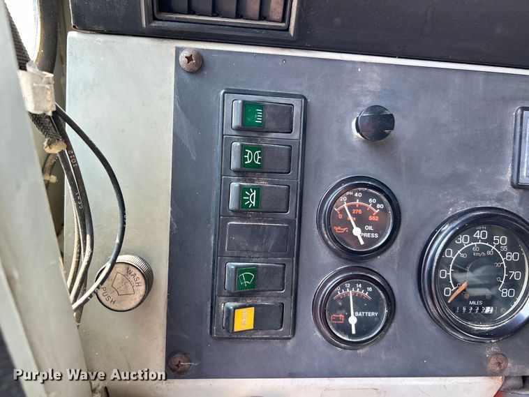 image for item EK5002 1990 Oshkosh water truck