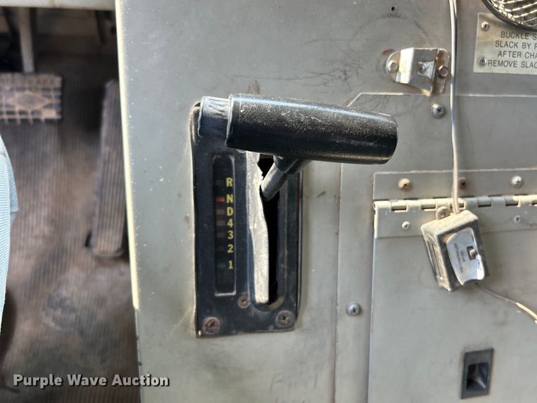 image for item EK5002 1990 Oshkosh water truck