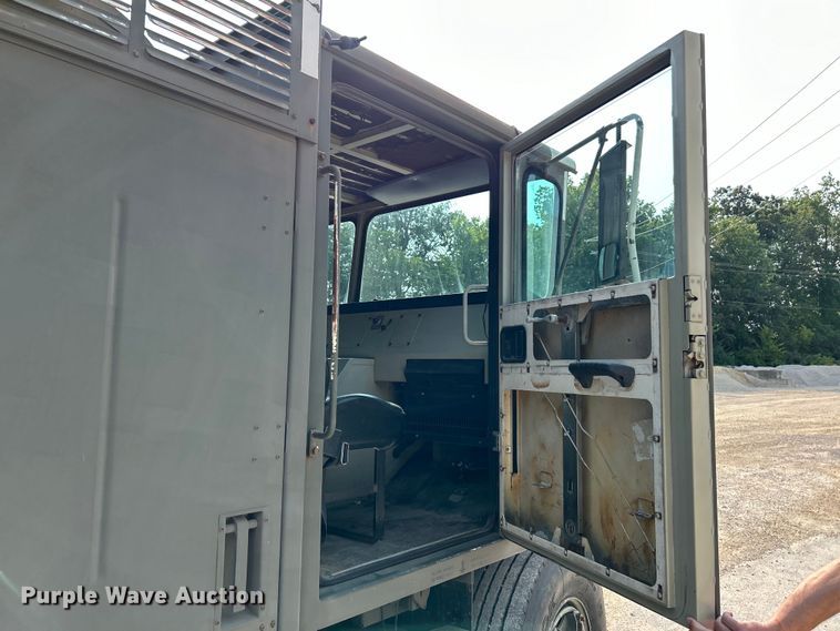 image for item EK5002 1990 Oshkosh water truck