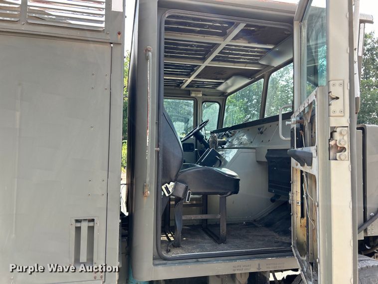 image for item EK5002 1990 Oshkosh water truck