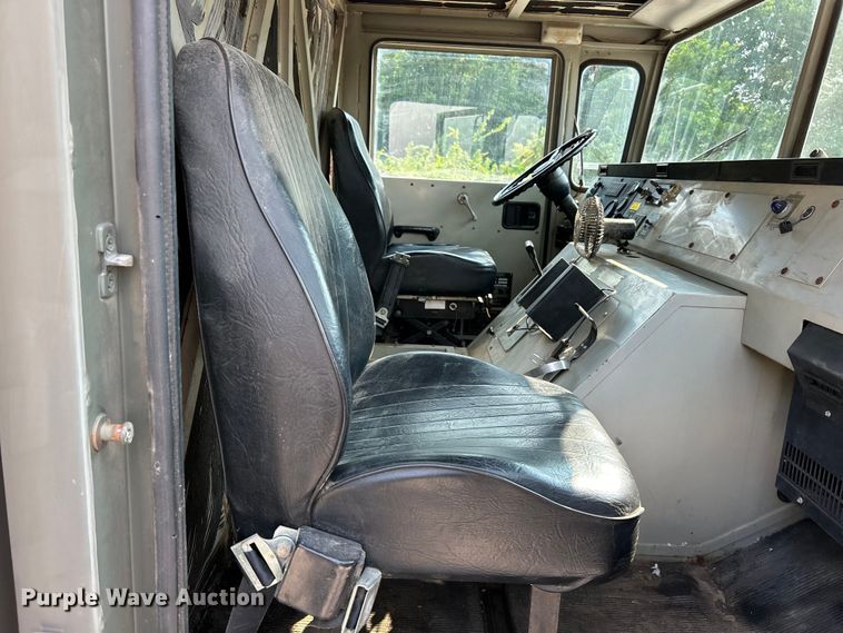 image for item EK5002 1990 Oshkosh water truck