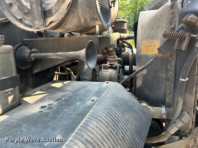 image for item EK5002 1990 Oshkosh water truck