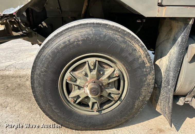 image for item EK5002 1990 Oshkosh water truck