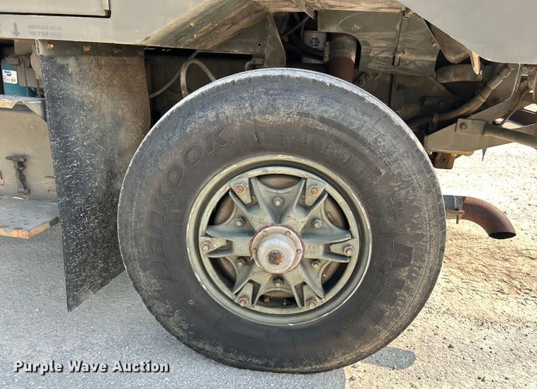 image for item EK5002 1990 Oshkosh water truck