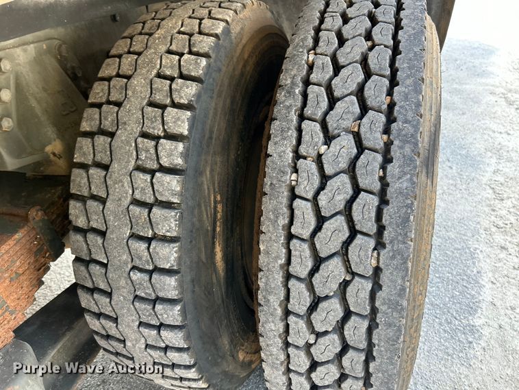 image for item EK5002 1990 Oshkosh water truck