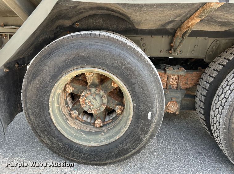 image for item EK5002 1990 Oshkosh water truck