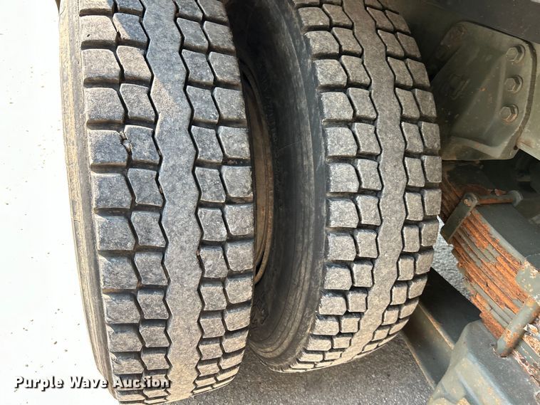 image for item EK5002 1990 Oshkosh water truck