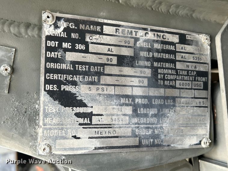 image for item EK5002 1990 Oshkosh water truck