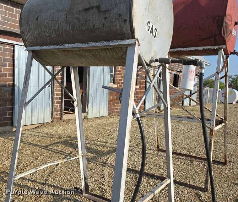 image for item EK6256 (2) fuel tanks