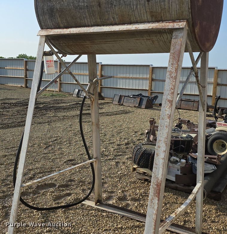 image for item EK6256 (2) fuel tanks