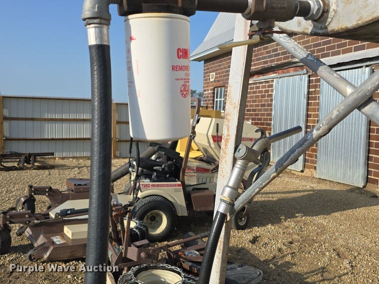 image for item EK6256 (2) fuel tanks