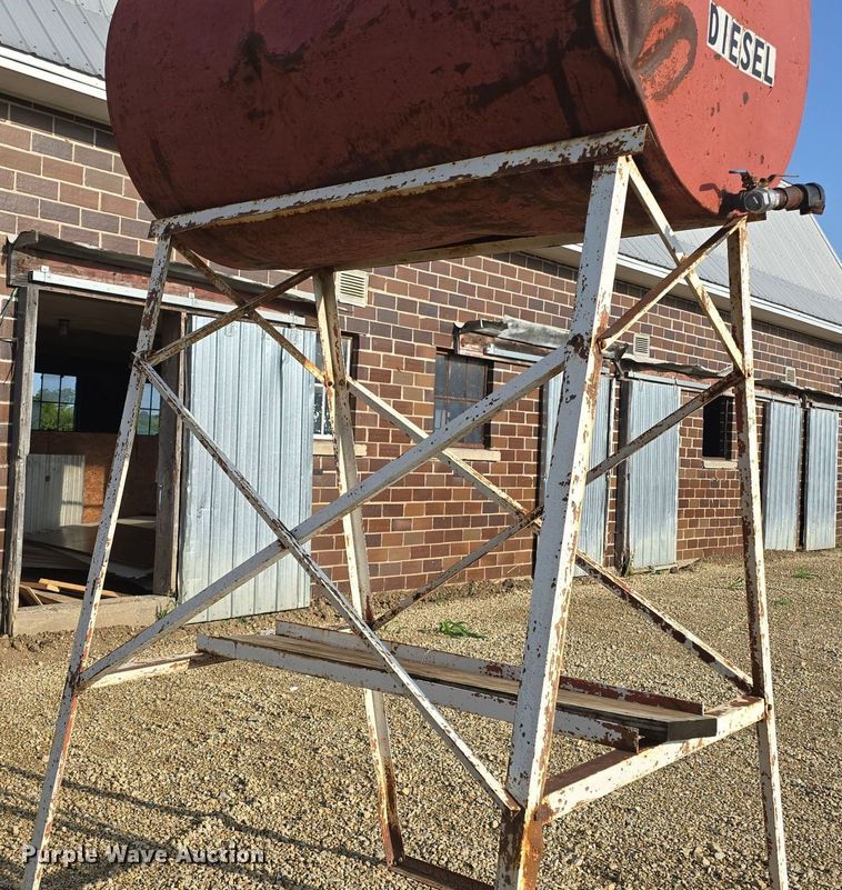 image for item EK6256 (2) fuel tanks