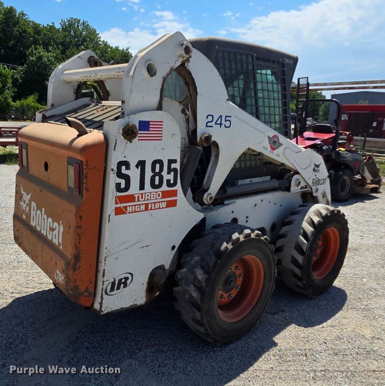 image for item EK6263 2002 Bobcat S185 skid steer loader