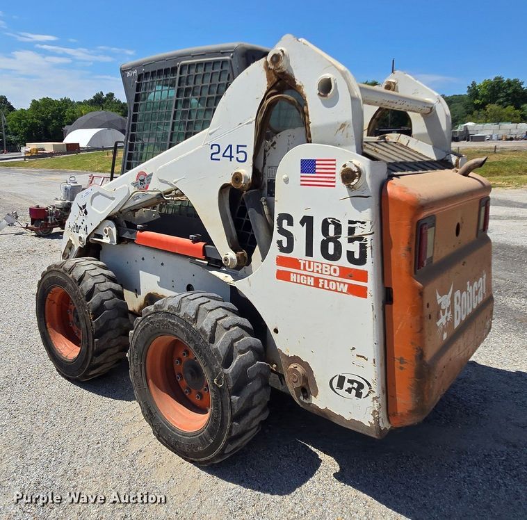 image for item EK6263 2002 Bobcat S185 skid steer loader