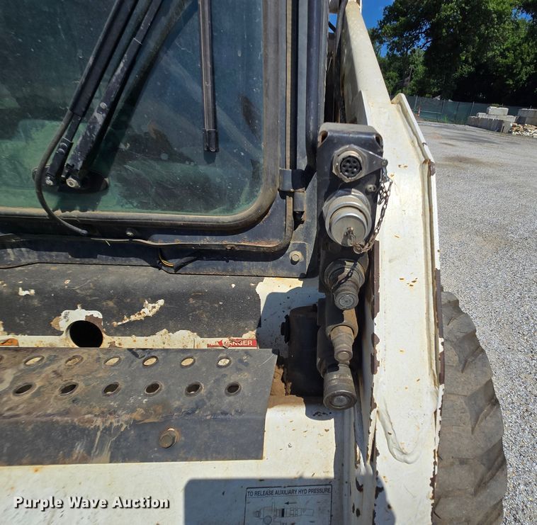 image for item EK6263 2002 Bobcat S185 skid steer loader