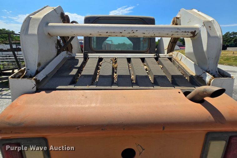 image for item EK6263 2002 Bobcat S185 skid steer loader