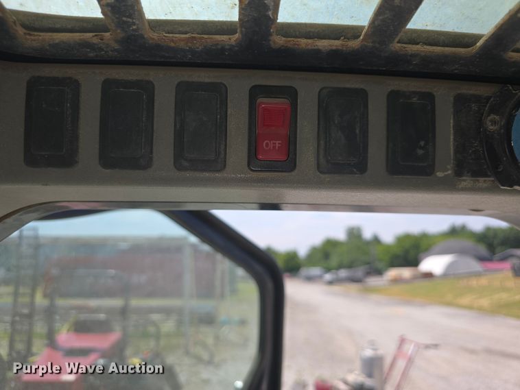 image for item EK6263 2002 Bobcat S185 skid steer loader