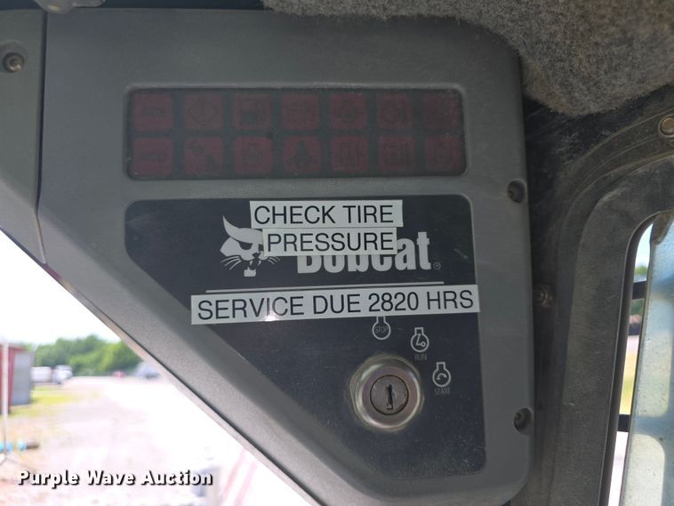 image for item EK6263 2002 Bobcat S185 skid steer loader