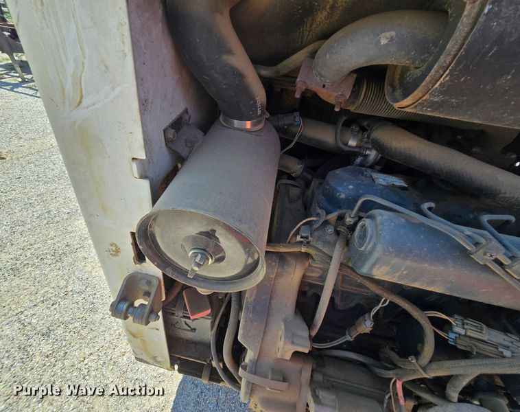 image for item EK6263 2002 Bobcat S185 skid steer loader