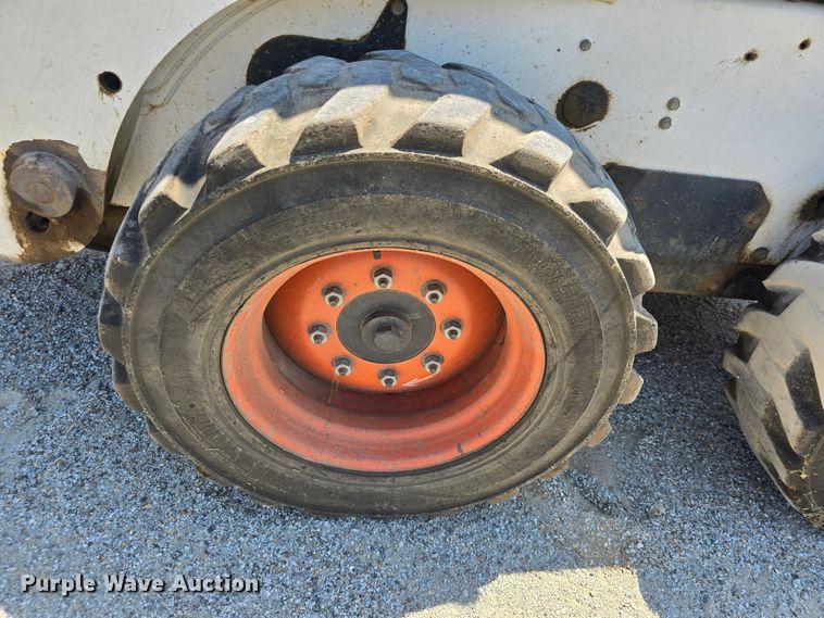 image for item EK6263 2002 Bobcat S185 skid steer loader