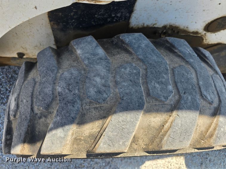 image for item EK6263 2002 Bobcat S185 skid steer loader