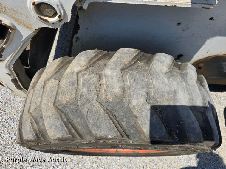 image for item EK6263 2002 Bobcat S185 skid steer loader